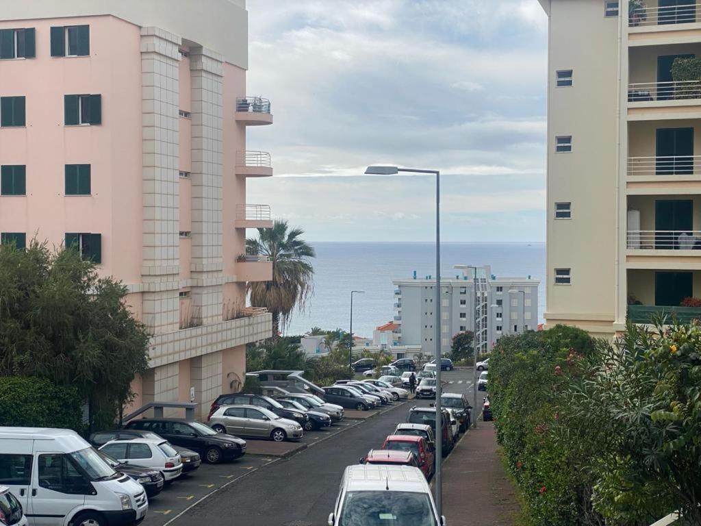 Elephant 2Br Apartment With Terrace, Side Sea View And Pool Access Funchal  Bagian luar foto